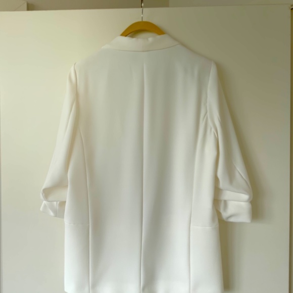 ‼️SOLD‼️ ZARA White Blazer XL - Picture 4 of 4